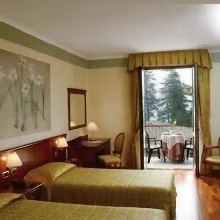 Astra Hotell 3*