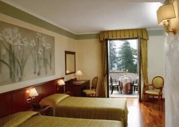 Astra Hotel 3*